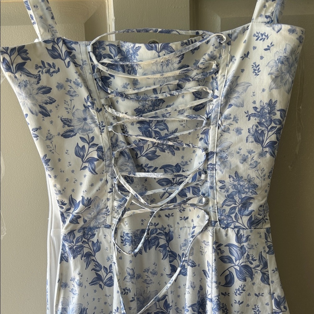 House of CB White and Blue Floral High-Low Dress - Picture 10 of 16